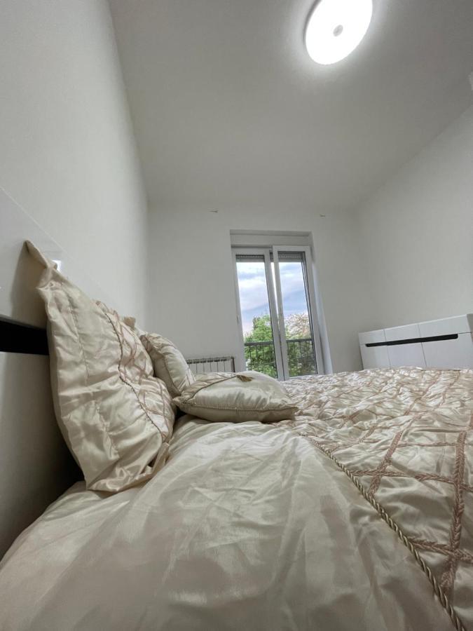 Modern & Cozy 2-Bedroom Vacation Home In Σαράγεβο Εξωτερικό φωτογραφία