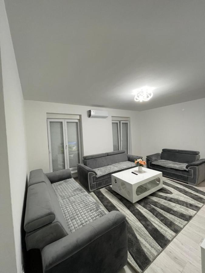 Modern & Cozy 2-Bedroom Vacation Home In Σαράγεβο Εξωτερικό φωτογραφία