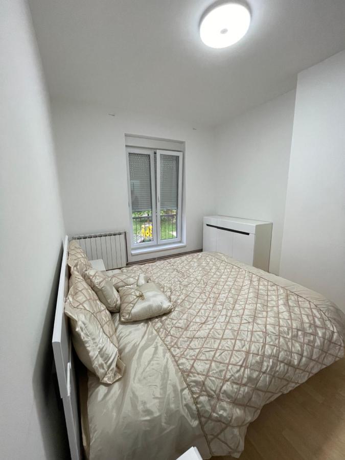 Modern & Cozy 2-Bedroom Vacation Home In Σαράγεβο Εξωτερικό φωτογραφία