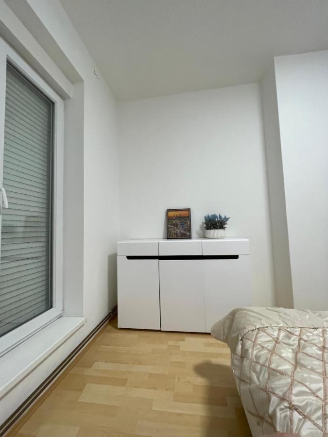 Modern & Cozy 2-Bedroom Vacation Home In Σαράγεβο Εξωτερικό φωτογραφία