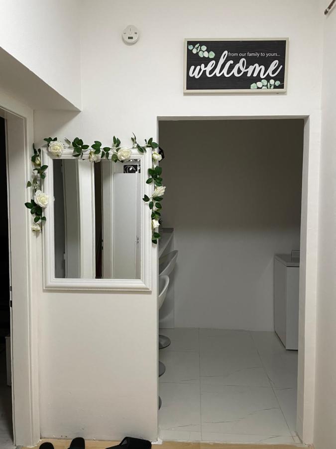 Modern & Cozy 2-Bedroom Vacation Home In Σαράγεβο Εξωτερικό φωτογραφία