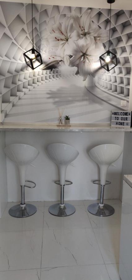 Modern & Cozy 2-Bedroom Vacation Home In Σαράγεβο Εξωτερικό φωτογραφία