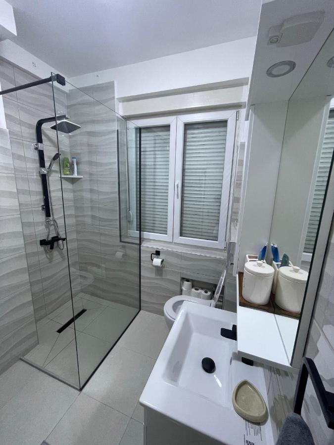 Modern & Cozy 2-Bedroom Vacation Home In Σαράγεβο Εξωτερικό φωτογραφία