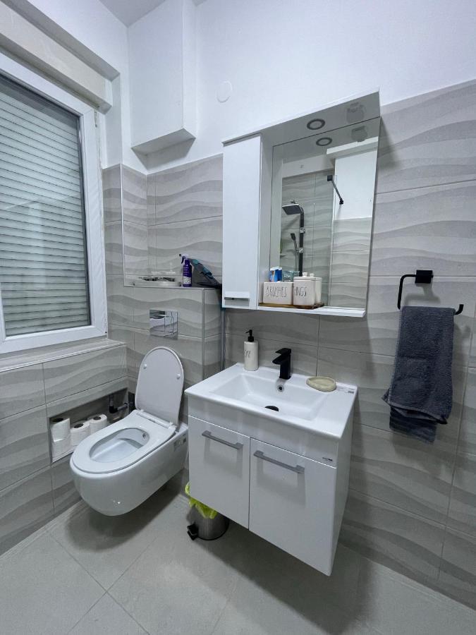 Modern & Cozy 2-Bedroom Vacation Home In Σαράγεβο Εξωτερικό φωτογραφία